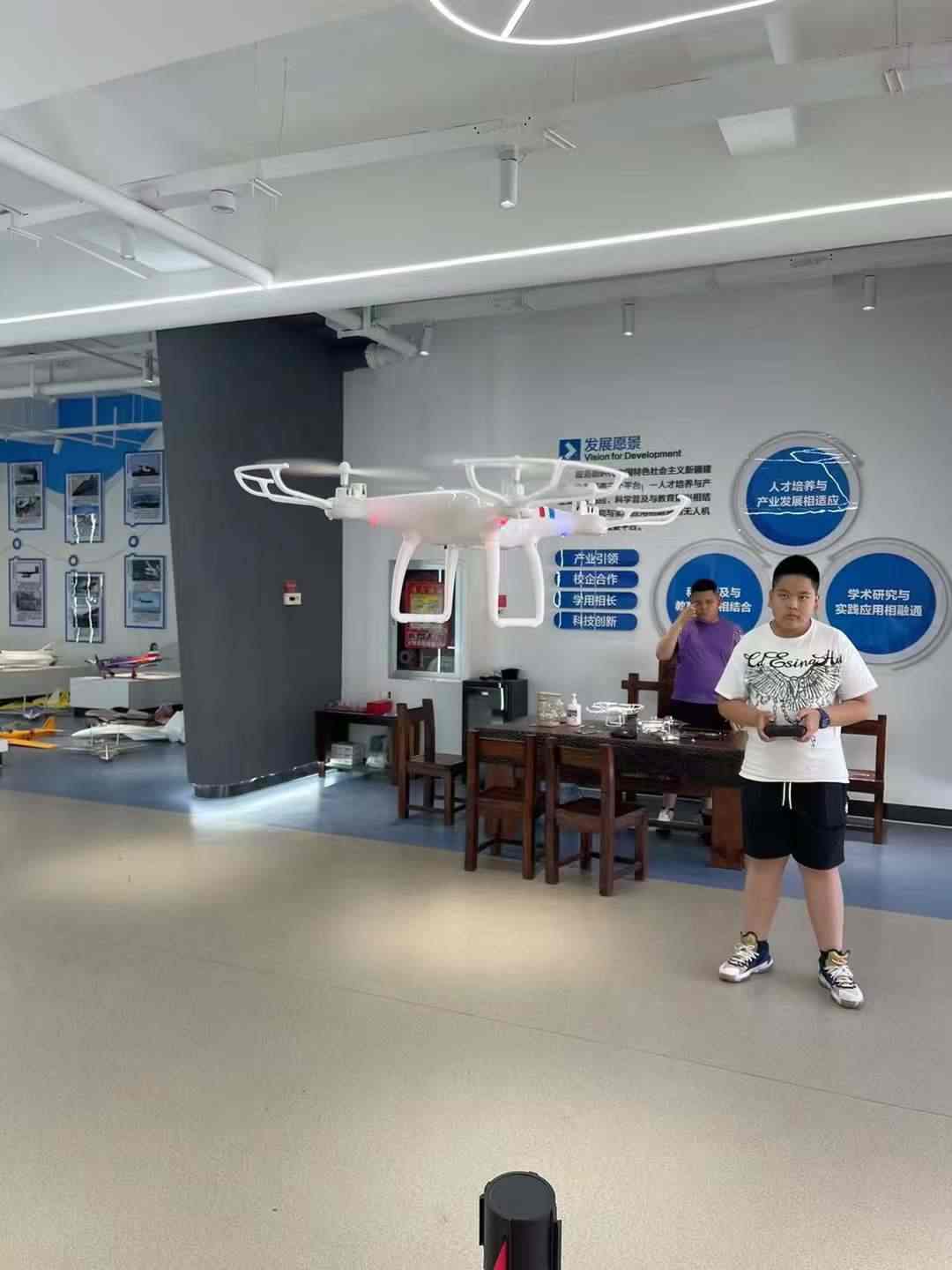 新疆保華潤天航空——青少年無人機培訓班報名開始啦