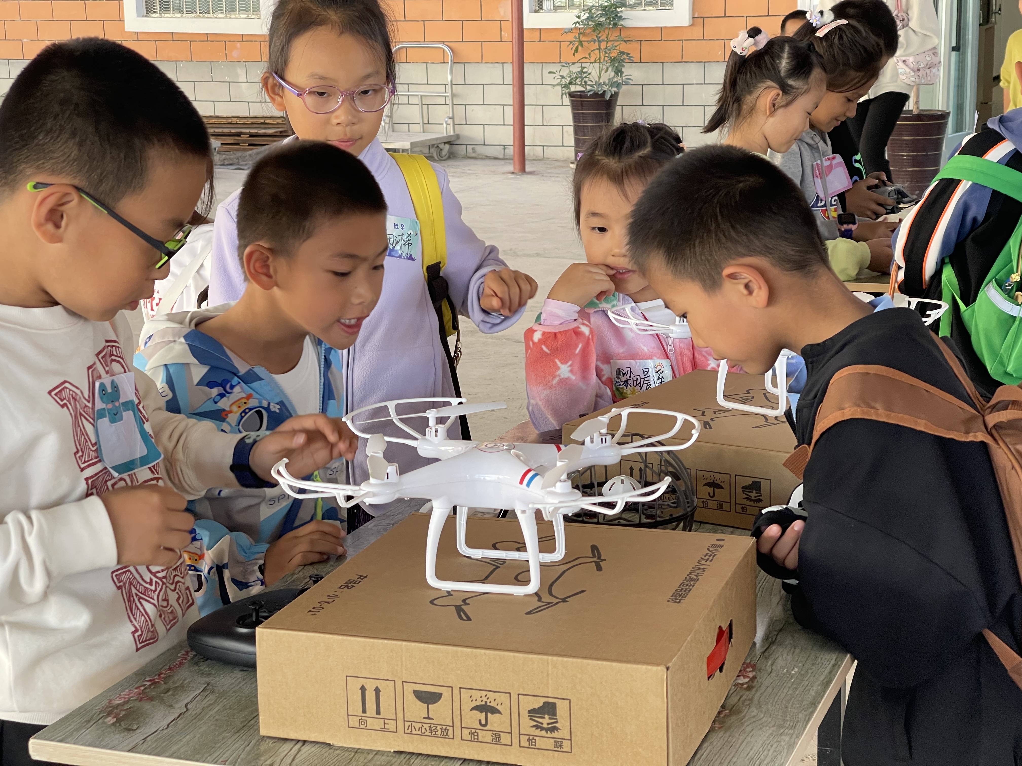 青少年無人機航模培訓