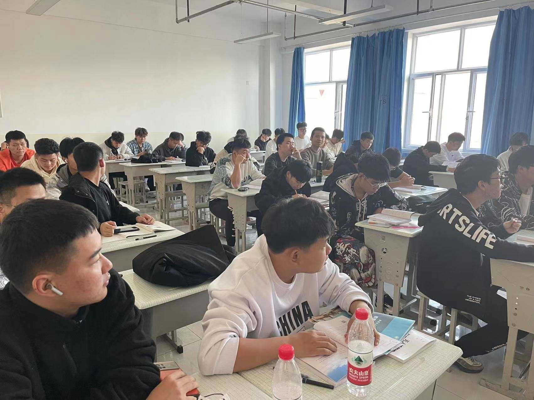 青少年無人機航模培訓興趣班