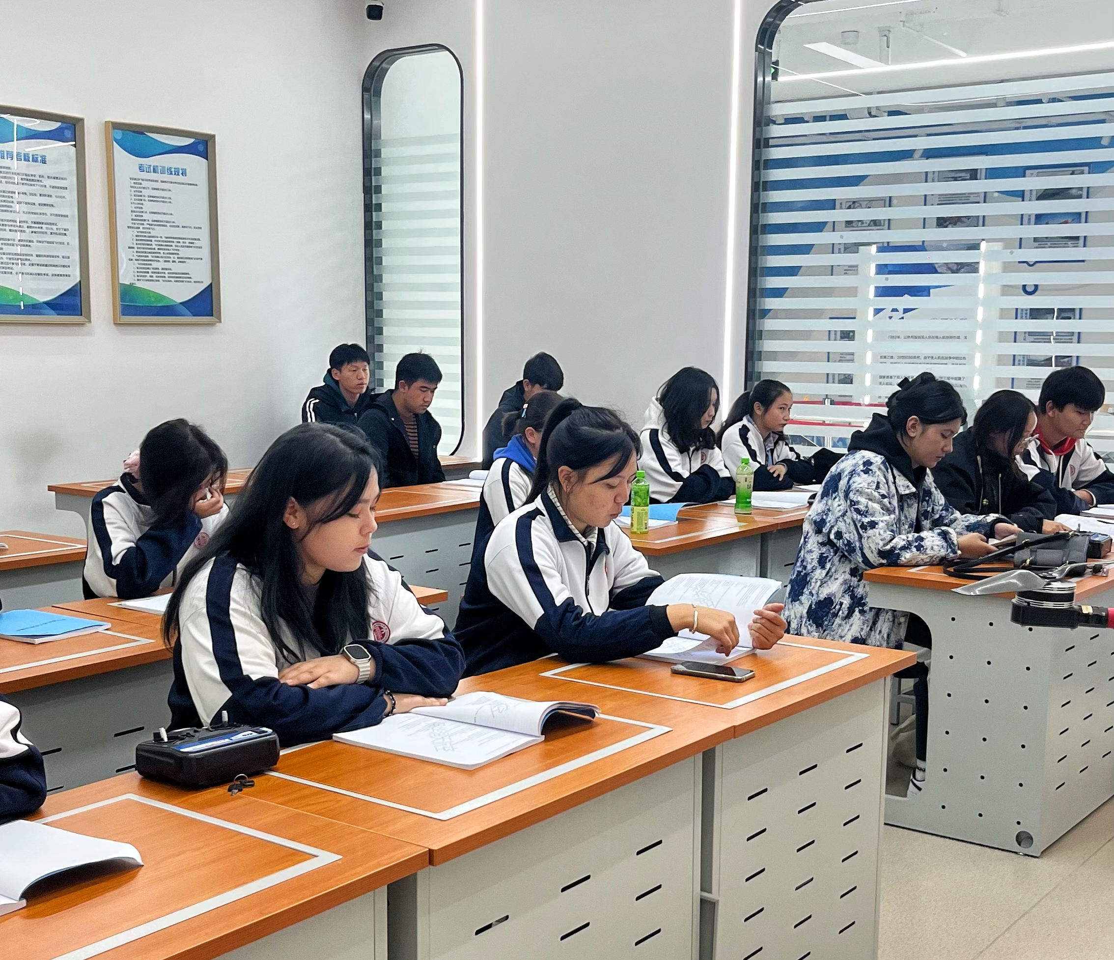 青少年適合學無人機嗎？