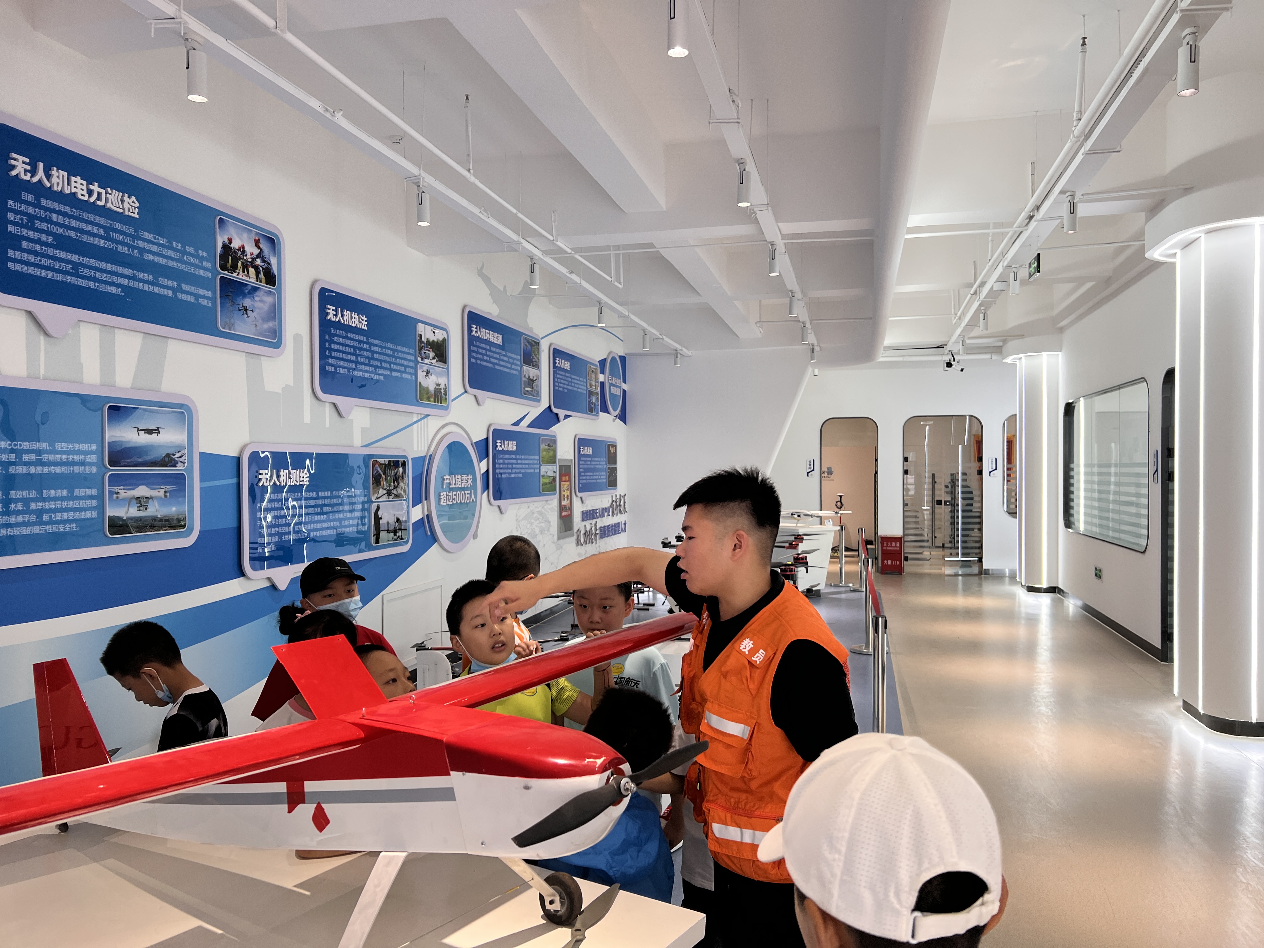 新疆青少年無人機培訓丨青少年興趣培養、入門無人機學習指南