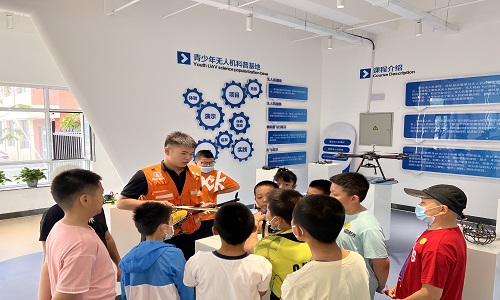 新疆正規(guī)的青少年無人機培訓：助力青少年的飛行夢-新疆保華潤天航空