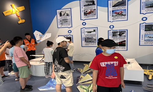 【新疆青少年無人機培訓】探索空中夢想：孩子學無人機的無限可能