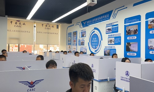 民航局指定新疆保華潤天航空（03考點）專業培訓無人機駕駛員