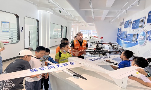 新疆保華潤天航空青少年無人機培訓(xùn)：投資孩子的未來從了解收費開始！