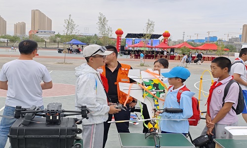 【新疆青少年無人機培訓】多旋翼無人機操作技巧，保華潤天航空專業(yè)指導