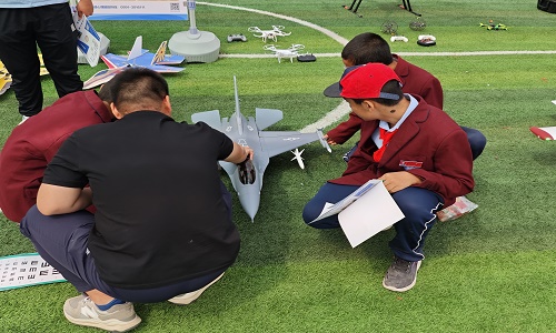 新疆青少年無人機訓練基地-新疆保華潤天航空