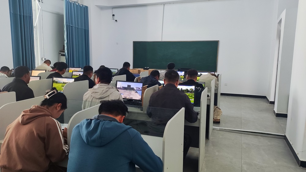 【新疆無人機培訓】無人機操作培訓走進英吉沙縣，為鄉村振興插上騰飛的翅膀