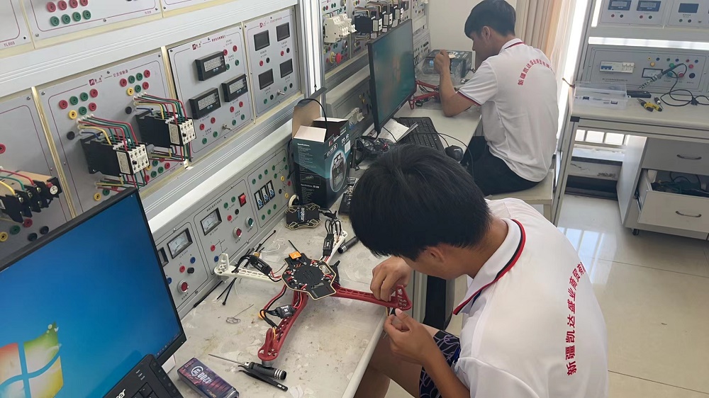 【低空經濟+無人機】無人機飛手：低空經濟下的金領職業-保華潤天航空