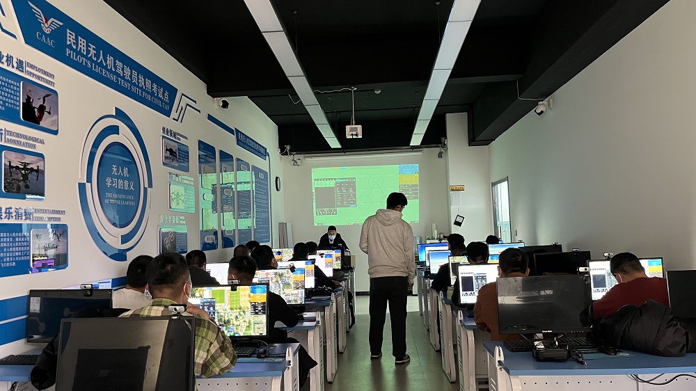 低空經濟騰飛：無人機飛手培訓成新職業風口！-保華潤天航空