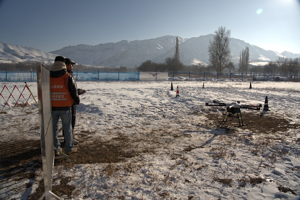 【新疆無人機培訓】低空經濟崛起，帶你飛越城市天際線！