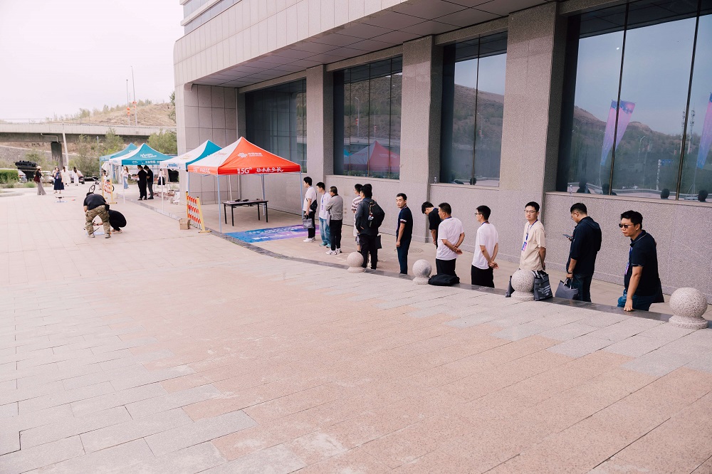 為什么選擇保華潤天航空學習無人機？新疆學員的明智之選