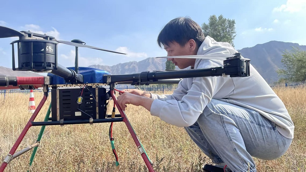 無人機在新疆的就業(yè)好嗎？保華潤天航空助力飛手搶占低空經(jīng)濟先機